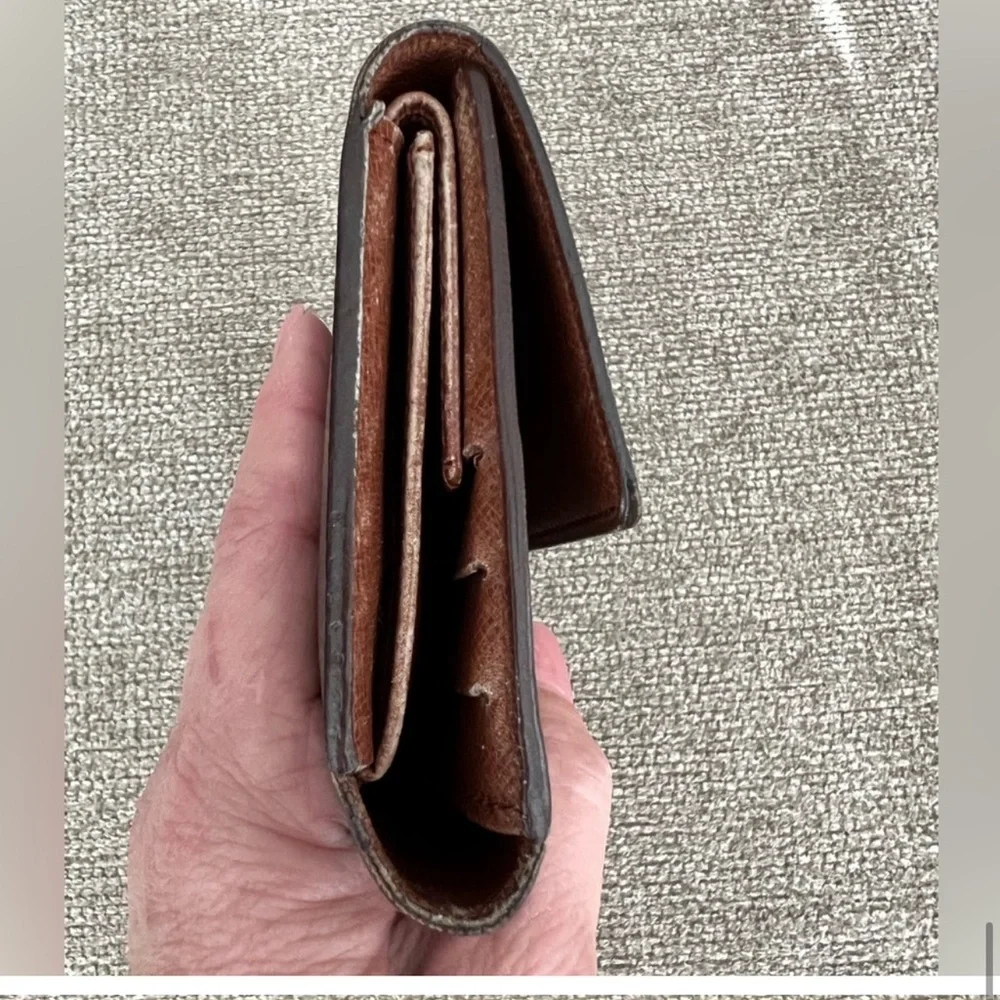 AUTHENTIC LV MONO SARAH WALLET - Picture 12 of 14